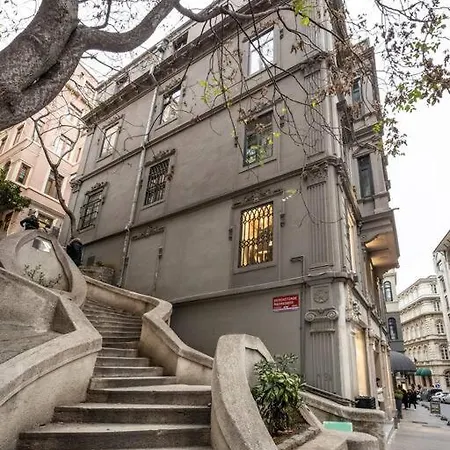 Luxury Flat In *